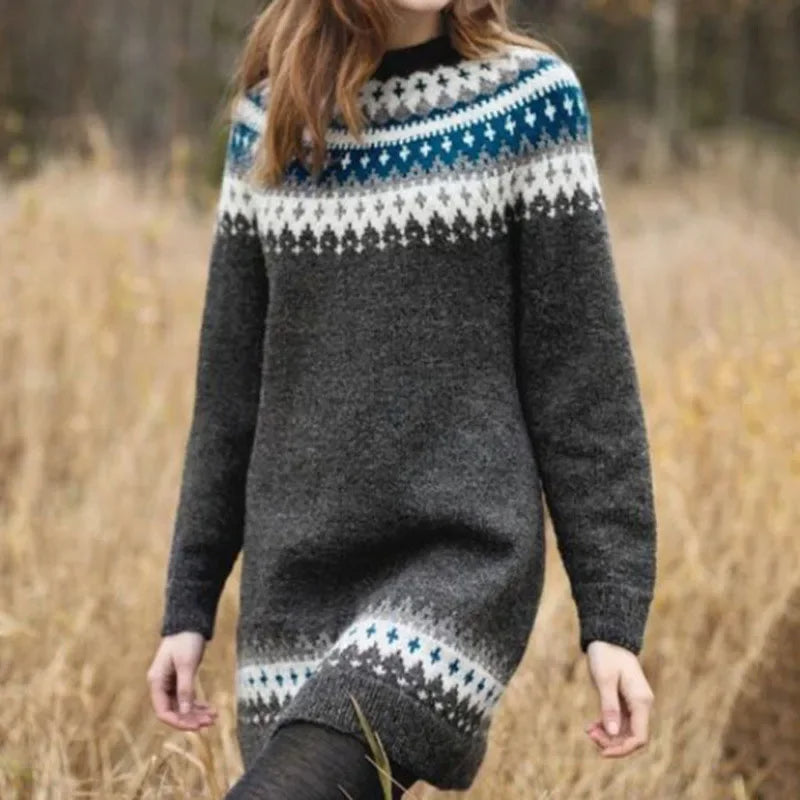 Extended Knit Sweater with Contrasting Neckline and Hem Design