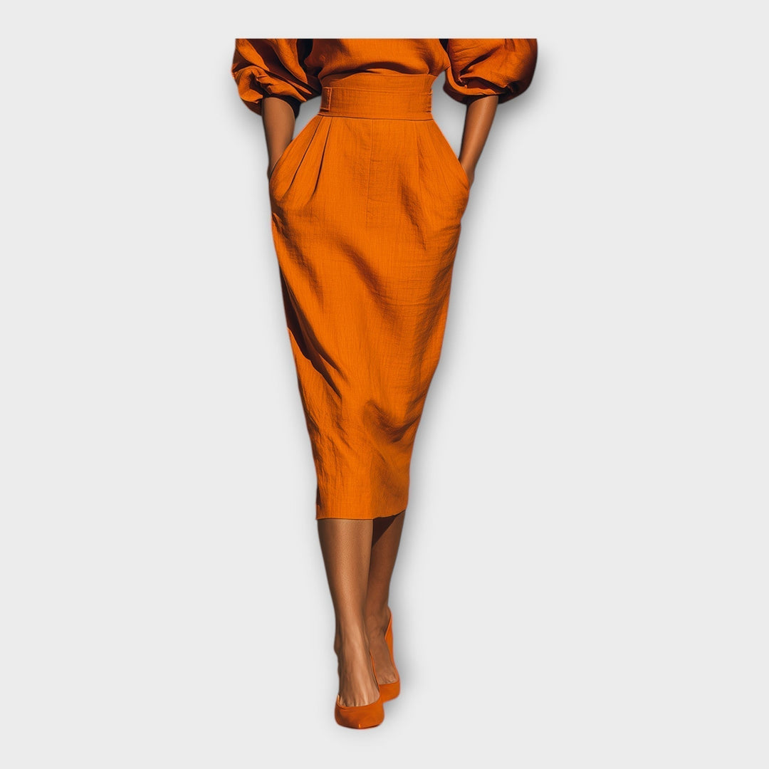 Sophisticated Dress with a Chic Design and Minimalist Appeal