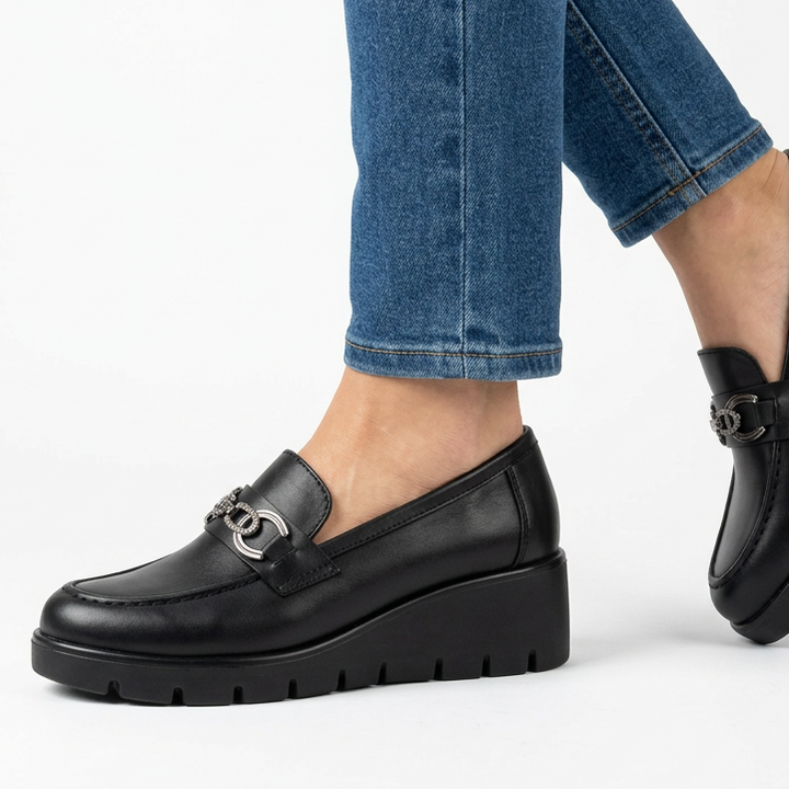 Chic Moccasins with Decorative Buckle and Cozy Platform