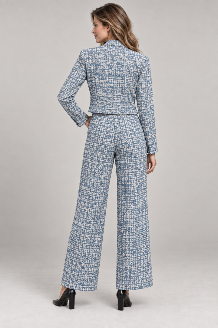 Chic Two-Piece Ensemble Featuring Flared Trousers