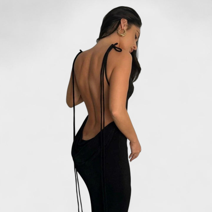 Luna - The dress that accentuates your curves