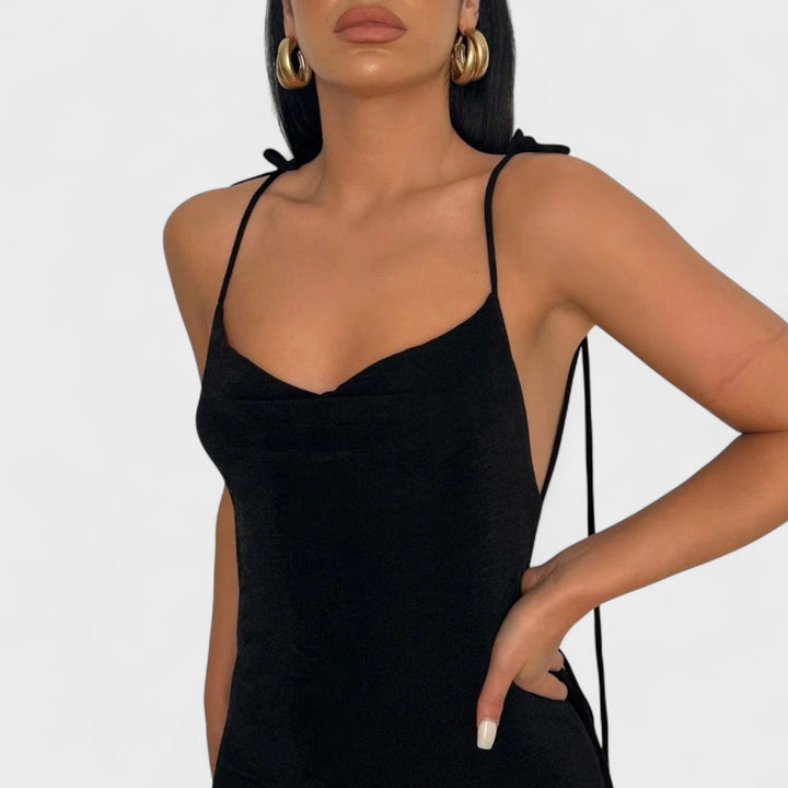 Luna - The dress that accentuates your curves