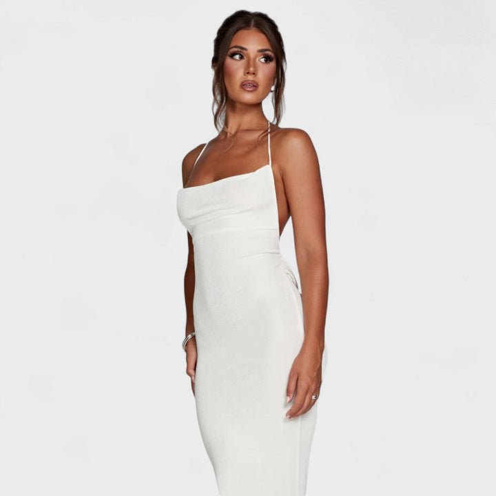 Luna - The dress that accentuates your curves
