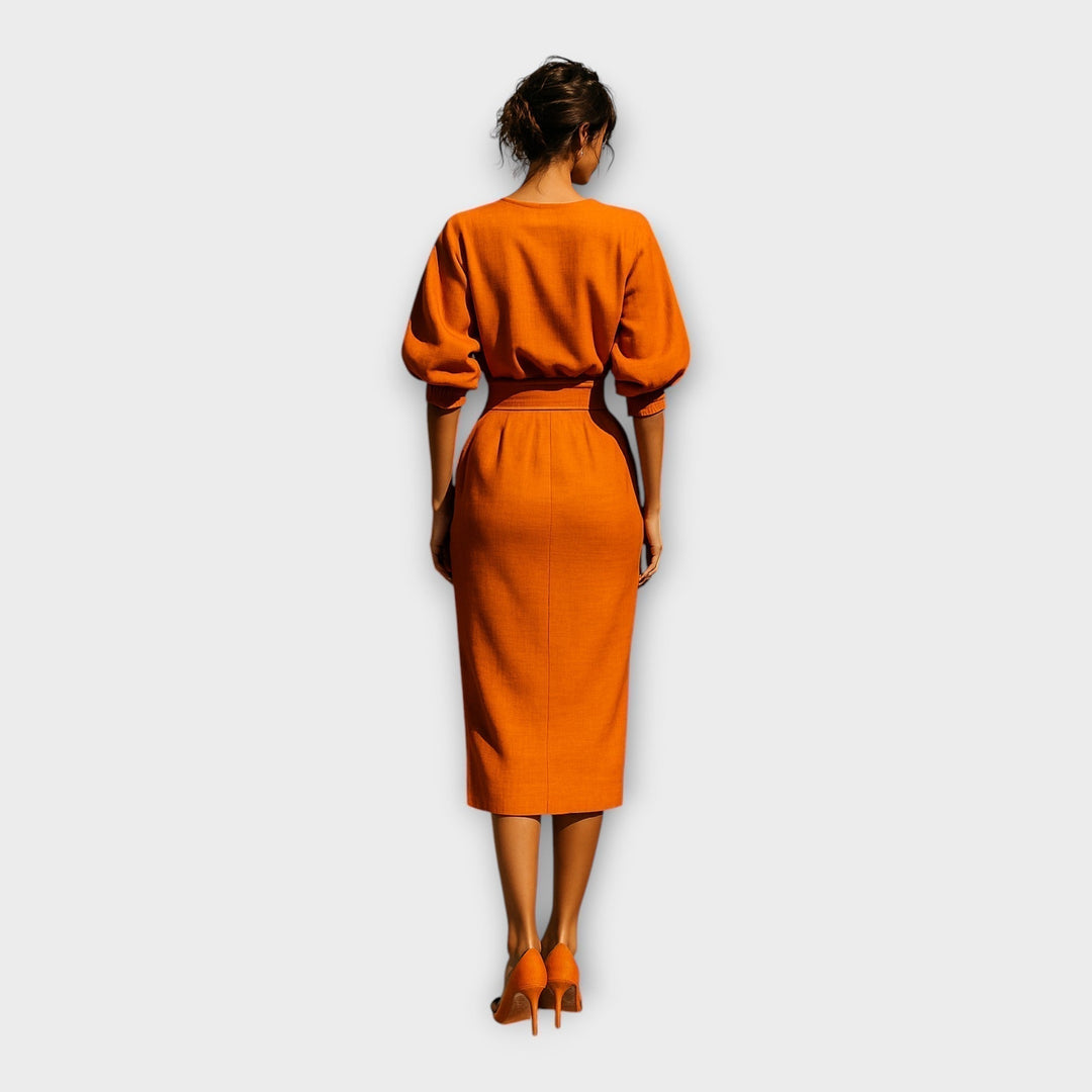 Sophisticated Dress with a Chic Design and Minimalist Appeal