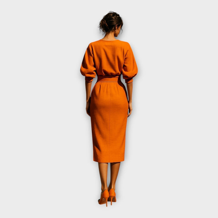 Sophisticated Dress with a Chic Design and Minimalist Appeal