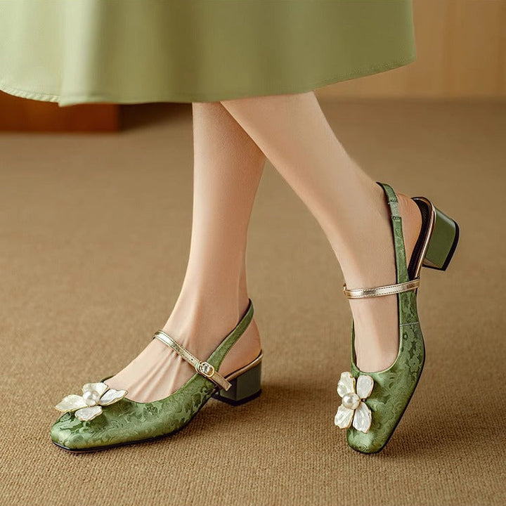 Mathilde – Elegant women's shoes with a floral pattern