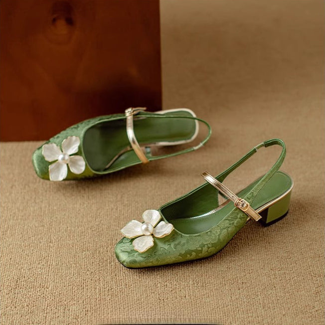 Mathilde – Elegant women's shoes with a floral pattern