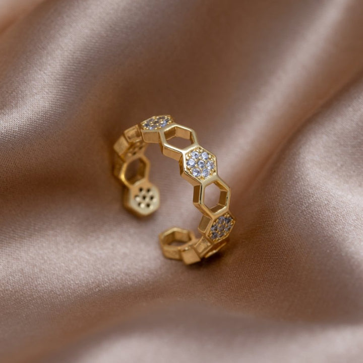 Selina - Ring made of gold and crystal