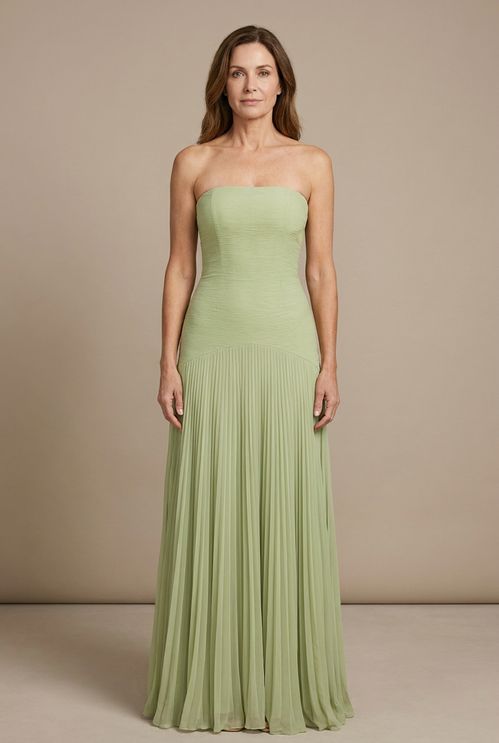Almudena™ Robe | Refined Elegance with a Touch of Sensitivity