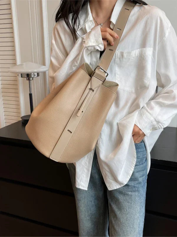 Berlia | Hobo Bag with Minimalist Lines