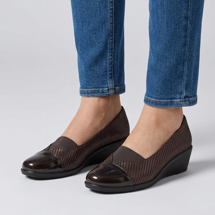Elastic Band Moccasins with Glossy Toe