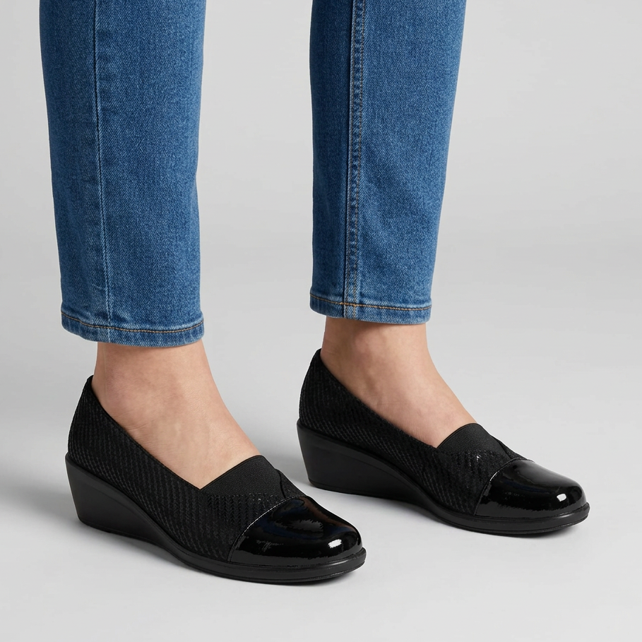Elastic Band Moccasins with Glossy Toe