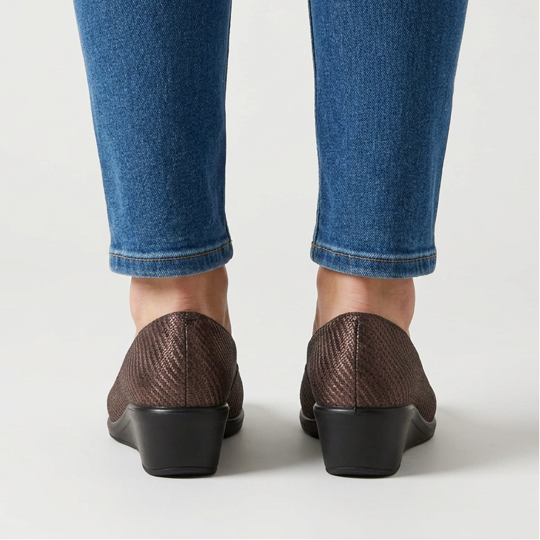 Elastic Band Moccasins with Glossy Toe
