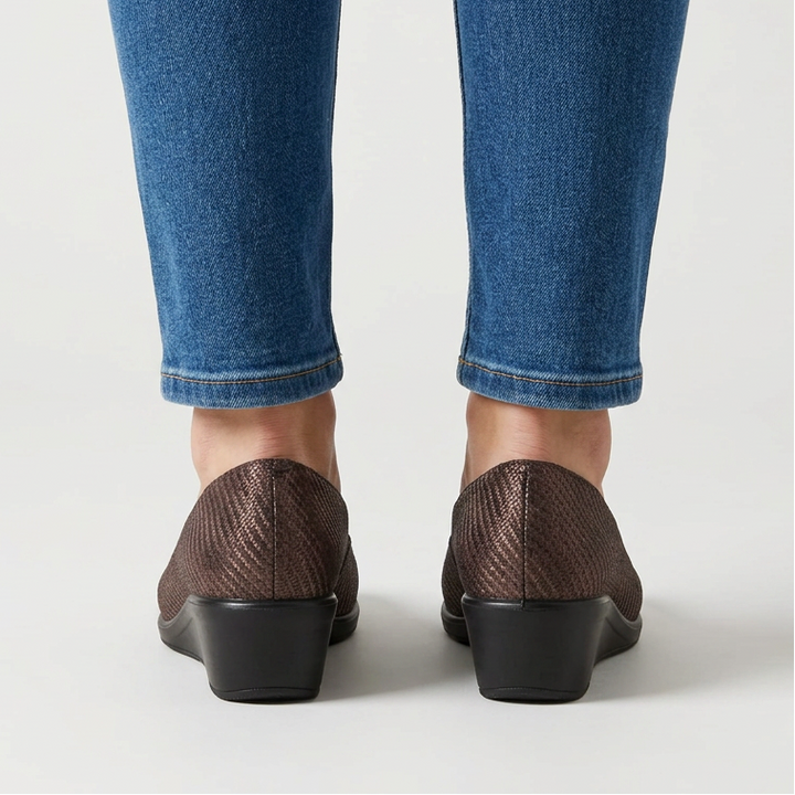 Elastic Band Moccasins with Glossy Toe