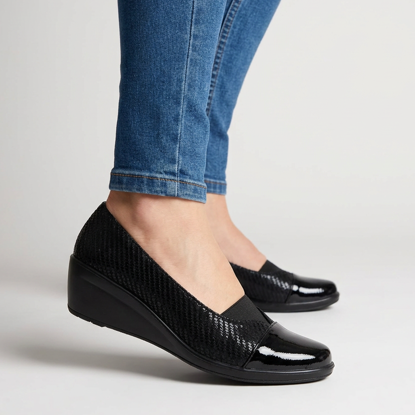 Elastic Band Moccasins with Glossy Toe