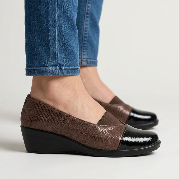 Elastic Band Moccasins with Glossy Toe