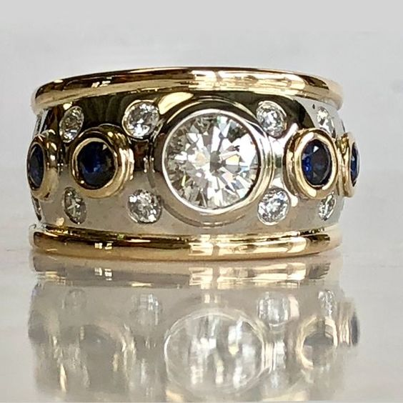 Barbara - Vintage Ring with Gold Inset Zircon