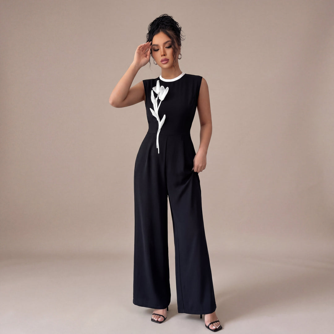 Iria – Black dress with contrasting floral design