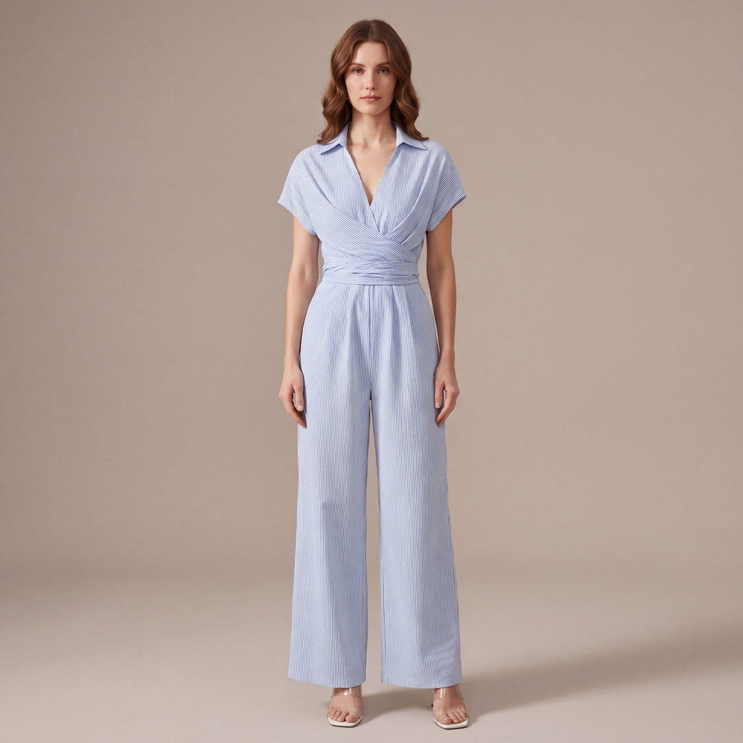 Elena – Monochrome set with belt and straight trousers