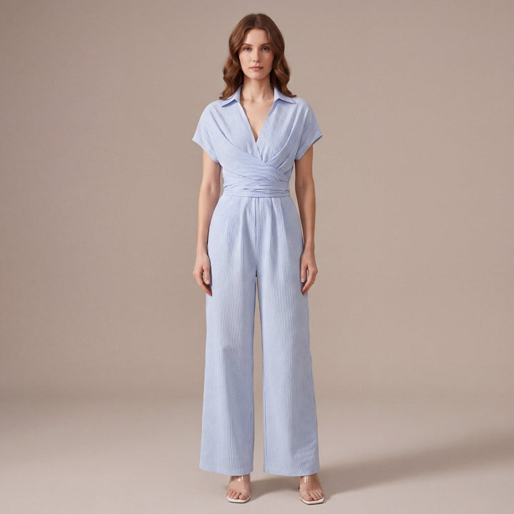 Elena – Monochrome set with belt and straight trousers