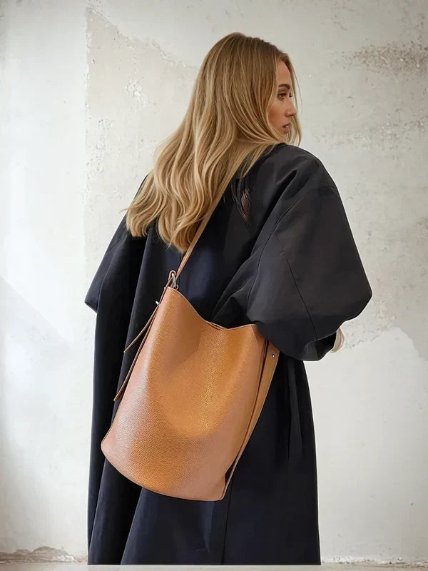 Berlia | Hobo Bag with Minimalist Lines