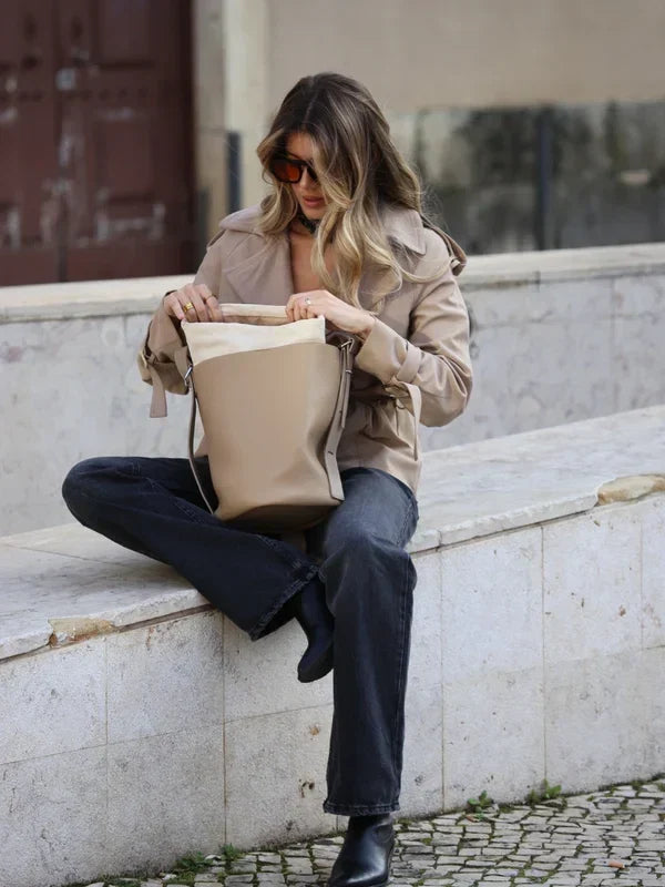 Berlia | Hobo Bag with Minimalist Lines