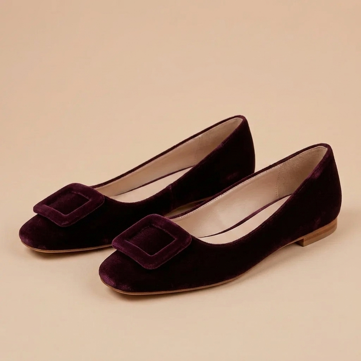 Noë™ | Suede Loafers with Design