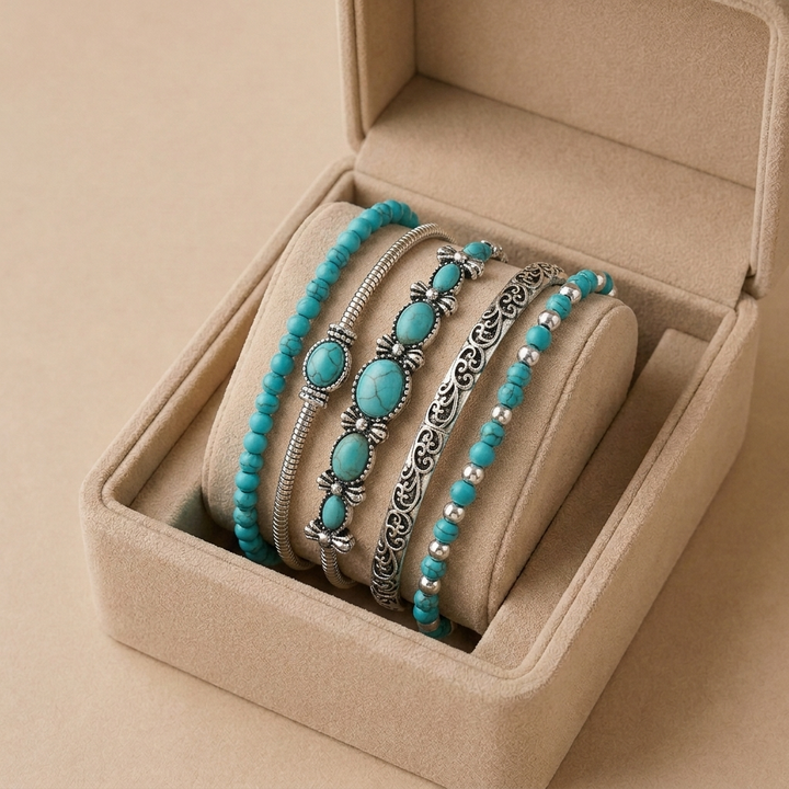 Melania - Bracelet with a Subtle Turquoise Hue