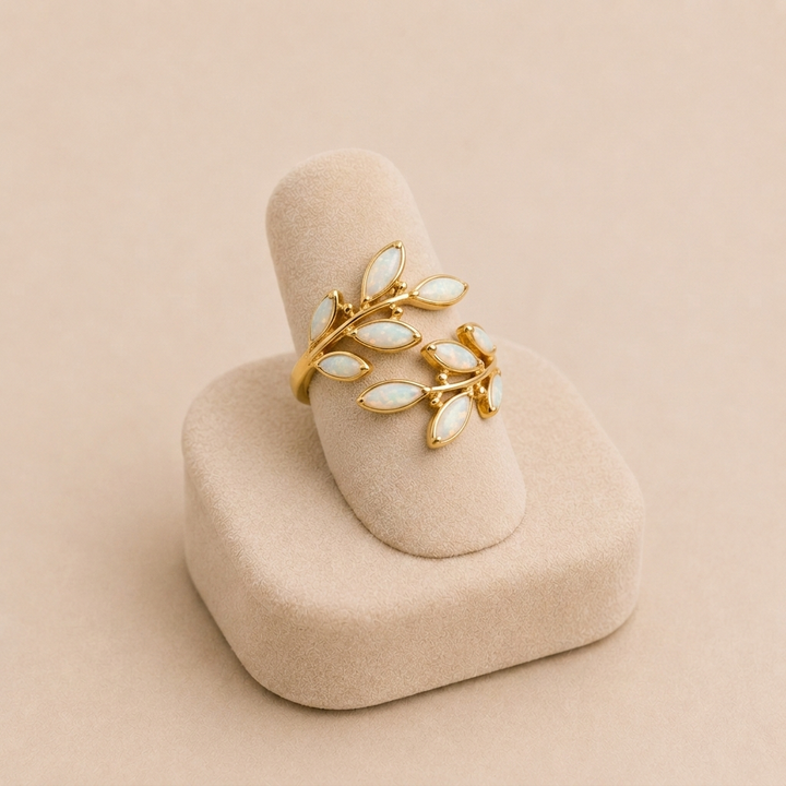 Livia - Adjustable Ring with White Opal and Gold