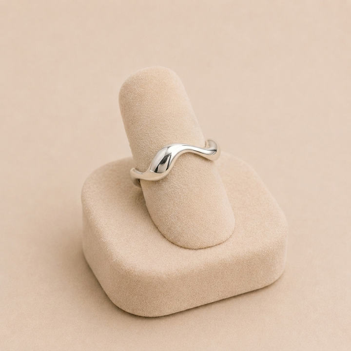 Waves - Minimalist Ring