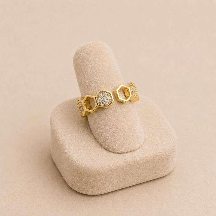 Selina - Ring made of gold and crystal