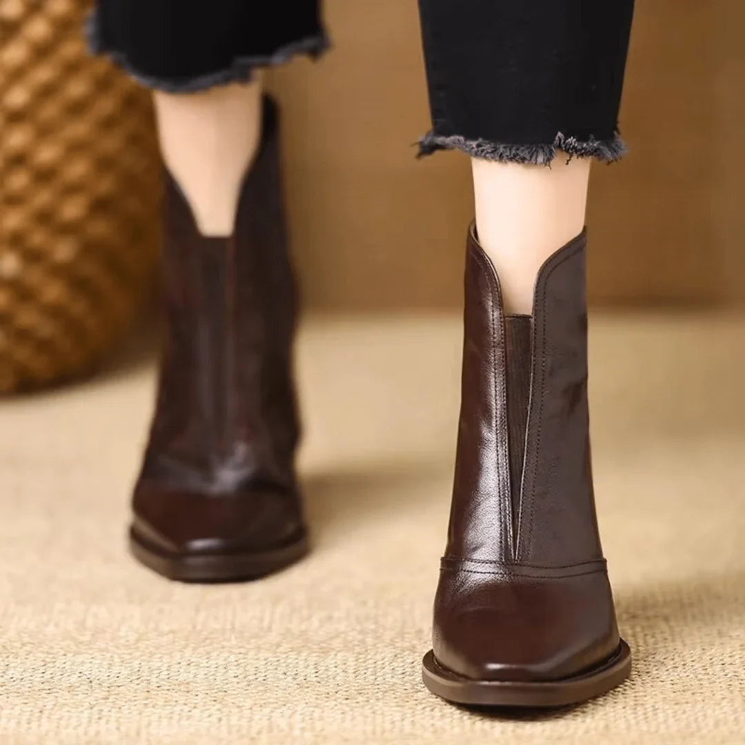 Claudia - Elegant Mid-Heel Ankle Boots